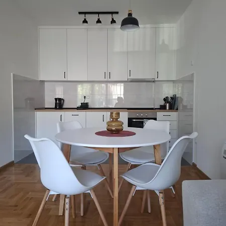 Astra Apartment *
